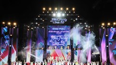 Lễ hội Văn hóa, Du lịch biển 2025 thu hút đông đảo du khách đến Nha Trang