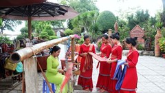 Bài 2 – Khai thác đa dạng nguồn lực văn hóa các dân tộc và làng nghề