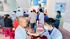 Khánh Hòa:  Ấm tình thầy thuốc nơi vùng “rốn lũ” 