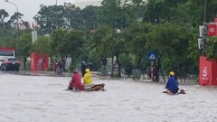 Kinh nghiệm giữ xe máy hoạt động tốt sau mưa lớn, ngập sâu