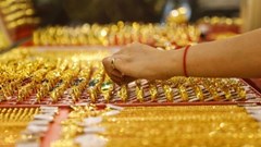 Giá vàng hôm nay 18.9.2025: Vàng thế giới áp sát đỉnh, trong nước neo cao
