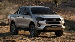 Bảng giá chi tiết và lý do nên mua Toyota Hilux 2025 trong tháng 9
