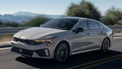 Giá xe KIA K5 tháng 9.2025: Sedan hạng D nhiều ưu đãi