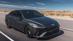 Hyundai Elantra 2025: Sedan hạng C giá tốt, nhiều ưu đãi tháng 10