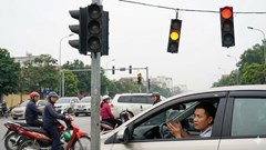 Cẩm nang lái xe qua giao lộ khi đèn giao thông gặp sự cố