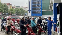 Giá xăng dầu hôm nay 19.12: RON95 về sát 20.000 đồng/lít