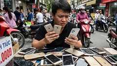 Ham rẻ mua điện thoại cũ trên mạng: Coi chừng “tiền mất tật mang” nếu thiếu 3 kỹ năng này