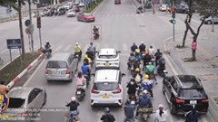 Hơn 100 xe máy vượt đèn đỏ bị camera AI ghi nhận trong 24 giờ