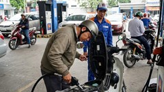 Lỡ đổ nhầm nhiên liệu, tài xế cần làm gì để tránh hỏng xe?