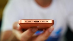 Apple đau đầu với sự cố sạc pin trên iPhone 17 Pro