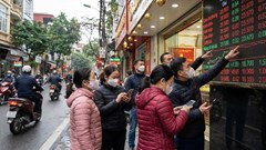 Giá vàng hôm nay 2.1: Đứng giá đầu năm, cơ hội hay rủi ro?