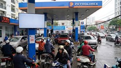 Giá xăng dầu hôm nay 22.1: Thị trường nín thở chờ điều chỉnh lúc 15h