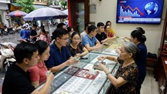 VN-Index tăng nóng giữa “bão” giá vàng bạc và kim loại quý