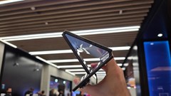 Vì sao điện thoại gập ngày càng bán chạy dù giá cao?