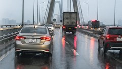 Giao thông Hà Nội sáng 28.4: Cao tốc ùn dài do tai nạn, nhiều điểm nội đô di chuyển chậm