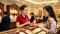 Giá vàng hôm nay 12.5: Giảm sốc trong nước dù thế giới tăng mạnh