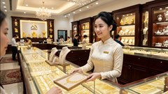 Giá vàng hôm nay 14.5: Trong nước đứng yên, quốc tế biến động mạnh