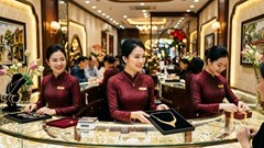 Giá vàng hôm nay 21.5: Trong nước lao dốc, quốc tế phục hồi