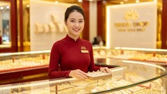 Giá vàng hôm nay 18.8: SJC nhích nhẹ, vàng thế giới áp sát vùng đỉnh