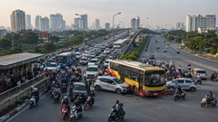 Giao thông Hà Nội sáng 18.8: Cầu Thăng Long ùn tắc, Hai Bà Trưng có va chạm
