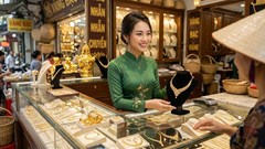 Giá vàng hôm nay 10.9: SJC đi ngang, thế giới trở lại sát mốc 4.400 USD