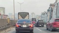 Giao thông Hà Nội sáng 25.9: Vành đai 3 xếp hàng dài, cầu Nhật Tân ùn hướng Nội Bài