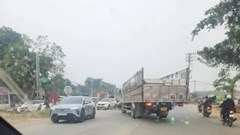Giao thông Hà Nội sáng 10.10: Cầu Thăng Long ùn hướng Nội Bài