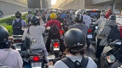 Giao thông Hà Nội sáng 21.10: Va chạm tại lối lên Vành đai 3, nhiều tuyến ùn dài