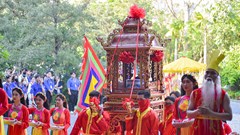 Việc hiểu rõ cội nguồn, bản sắc văn hóa dân tộc là cái nôi nuôi dưỡng tâm hồn người trẻ