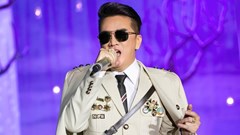 Ca sĩ Đàm Vĩnh Hưng đeo huy hiệu "lạ" không phù hợp giá trị văn hóa Việt Nam