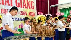 Xúc động lễ khai giảng ở ngôi trường phổ thông đặc biệt