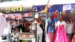 Hơn 1.000 sinh viên tham gia Lễ hội Chữ Hàn 2024