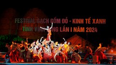 Ấn tượng chương trình nghệ thuật với 200 diễn viên tại Festival Gạch gốm đỏ-Kinh tế xanh 2024
