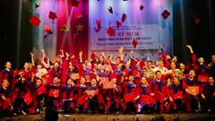 Trường ĐH Sân khấu-Điện ảnh TP.HCM kỷ niệm 20.11 và trao bằng các tân cử nhân nghệ thuật