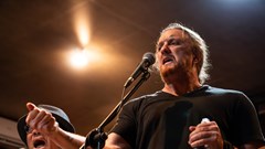 Aaron Toronto đóng vai Chí Phèo trong vở kịch truyền thanh cùng tên