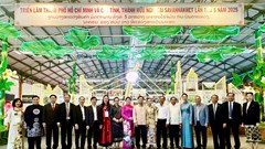 Triển lãm và giao lưu nghệ thuật tại nước bạn Lào