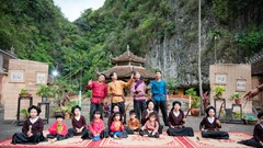 Mini concert hát xẩm đầy cảm xúc giữa làng cổ