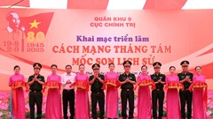 Khai mạc triển lãm chuyên đề 'Cách mạng Tháng Tám - Mốc son lịch sử'