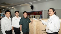 Bảo tàng Mỹ thuật TP.HCM mở niêm phong kiện hàng chứa 43 tác phẩm quý hồi hương từ Pháp