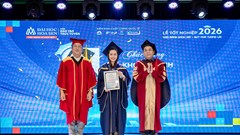 Lễ tốt nghiệp khóa đầu tiên chương trình đại học từ xa của Trường Đại học Hoa Sen