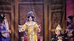 “Giấc mộng đêm xuân” trở lại, khán giả kín rạp Nhà hát Trần Hữu Trang