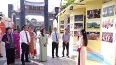 Khai mạc Triển lãm lễ hội truyền thống Việt Nam và trang phục người dân ĐBSCL