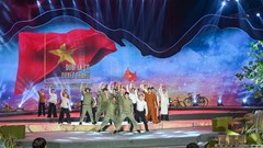 Niềm tin dưới lá cờ quyết thắng