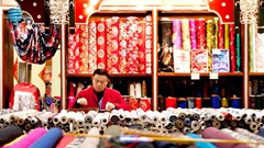 Tơ lụa Trung Hoa: Hồi sinh từ bảo tàng đến đời sống đương đại