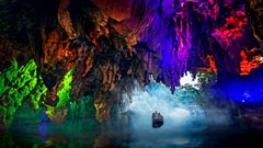 Công nghệ thúc đẩy du lịch hang động ở Quý Châu, Trung Quốc