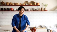 Ryu Soo-young và hành trình bếp núc mang “hơi ấm” kết nối con người