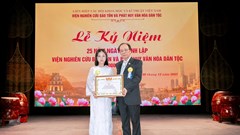 Một người trẻ lặng lẽ gìn giữ tinh hoa nghệ thuật truyền thống