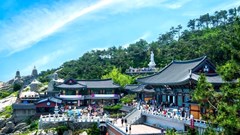 Ngôi chùa bên biển và câu chuyện phía sau những khung hình “triệu like”