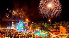 Hạ Long rực sáng mùa hè