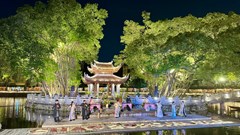 Hồ Văn trở thành điểm hẹn mới của du lịch văn hóa Thủ đô